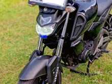 https://riyasewana.com/uploads/yamaha-fz-v3-141226274373.jpg