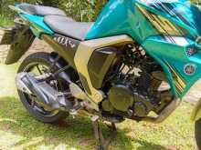 https://riyasewana.com/uploads/yamaha-fzs-71443414963.jpg