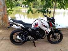 https://riyasewana.com/uploads/yamaha-fzs-v2-301440284812.jpg