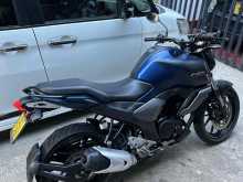 https://riyasewana.com/uploads/yamaha-fzs-version-118062422442.jpg