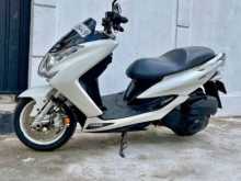 Yamaha MAjesty 2005 Motorbike
