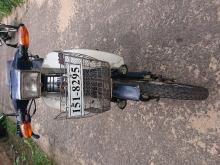 Yamaha Mate 1995 Motorbike