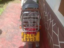 https://riyasewana.com/uploads/yamaha-mate-50-251518211376277.jpg