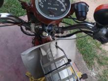 https://riyasewana.com/uploads/yamaha-mate-50-6838271355191.jpg