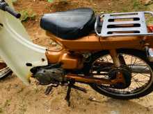 https://riyasewana.com/uploads/yamaha-mate-80-271755281152.jpg
