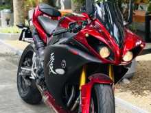 Yamaha R1 2011 Motorbike
