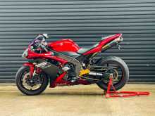 https://riyasewana.com/uploads/yamaha-r1-19483713572.jpg