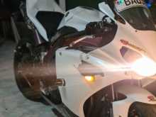 Yamaha R1 2010 Motorbike