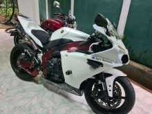 Yamaha R1 2010 Motorbike