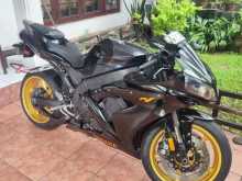 Yamaha R1 2005 Motorbike