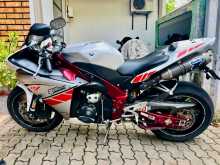 https://riyasewana.com/uploads/yamaha-r1-red-311280513172.jpg