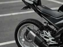 https://riyasewana.com/uploads/yamaha-r15-v3-300353413382.jpg