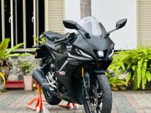 Yamaha R15 Version 4.0 2025 Motorbike