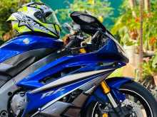 Yamaha R6 2013 Motorbike