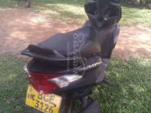 https://riyasewana.com/uploads/yamaha-ray-20152327489374.jpg
