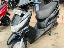 Yamaha Ray 2013 Motorbike
