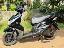 https://riyasewana.com/uploads/yamaha-ray-z-119033722523.jpg