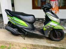https://riyasewana.com/uploads/yamaha-ray-z-231656354772.jpg