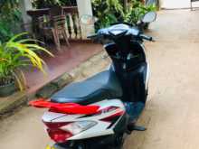 https://riyasewana.com/uploads/yamaha-ray-z-298452013913.jpg