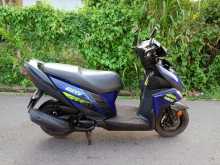 https://riyasewana.com/uploads/yamaha-ray-zr-1120004813144.jpg