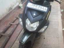 https://riyasewana.com/uploads/yamaha-ray-zr-1218070313442.jpg
