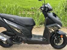 https://riyasewana.com/uploads/yamaha-ray-zr-1220075022603.jpg