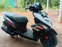https://riyasewana.com/uploads/yamaha-ray-zr-1318272013263.jpg