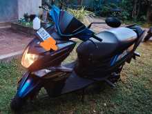 https://riyasewana.com/uploads/yamaha-ray-zr-1318470813873.jpg