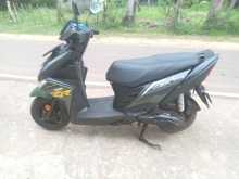 https://riyasewana.com/uploads/yamaha-ray-zr-138042513484.jpg