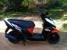 https://riyasewana.com/uploads/yamaha-ray-zr-138042713983.jpg