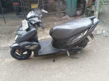 https://riyasewana.com/uploads/yamaha-ray-zr-139142413653.jpg
