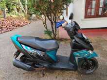 https://riyasewana.com/uploads/yamaha-ray-zr-141831004773.jpg