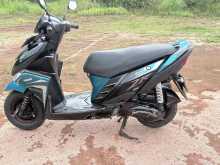 https://riyasewana.com/uploads/yamaha-ray-zr-1419430122812.jpg