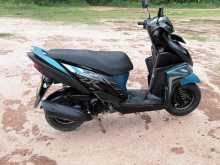 https://riyasewana.com/uploads/yamaha-ray-zr-1419430222783.jpg