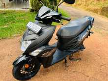 https://riyasewana.com/uploads/yamaha-ray-zr-1513442113093.jpg