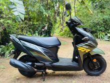 https://riyasewana.com/uploads/yamaha-ray-zr-1517555819616.jpg