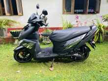 https://riyasewana.com/uploads/yamaha-ray-zr-1610552222473.jpg