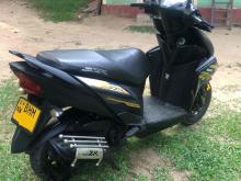 https://riyasewana.com/uploads/yamaha-ray-zr-1613025224635.jpg