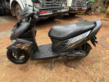 https://riyasewana.com/uploads/yamaha-ray-zr-1615142813444.jpg