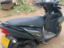 https://riyasewana.com/uploads/yamaha-ray-zr-1618062413082.jpg