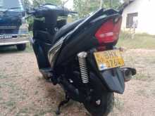 https://riyasewana.com/uploads/yamaha-ray-zr-1659014453.jpg