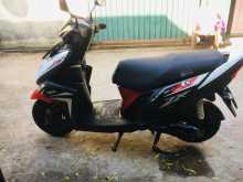 https://riyasewana.com/uploads/yamaha-ray-zr-169283113263.jpg