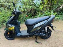 https://riyasewana.com/uploads/yamaha-ray-zr-169505219535.jpg