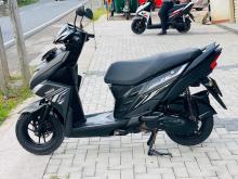 https://riyasewana.com/uploads/yamaha-ray-zr-191701378205.jpg