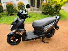 https://riyasewana.com/uploads/yamaha-ray-zr-197541913453.jpg