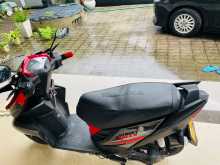 https://riyasewana.com/uploads/yamaha-ray-zr-2012152313834.jpg