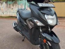 https://riyasewana.com/uploads/yamaha-ray-zr-201913086185.jpg