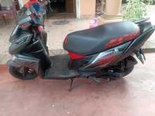 https://riyasewana.com/uploads/yamaha-ray-zr-210570522523.jpg