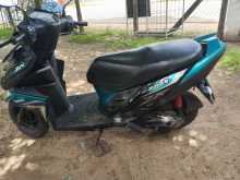 https://riyasewana.com/uploads/yamaha-ray-zr-2110152713973.jpg