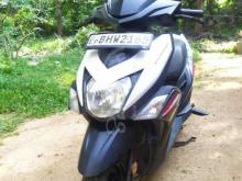 https://riyasewana.com/uploads/yamaha-ray-zr-212255321340173.jpg